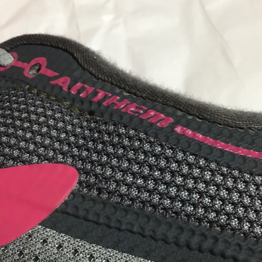 Brooks runners - Picture 4 of 6